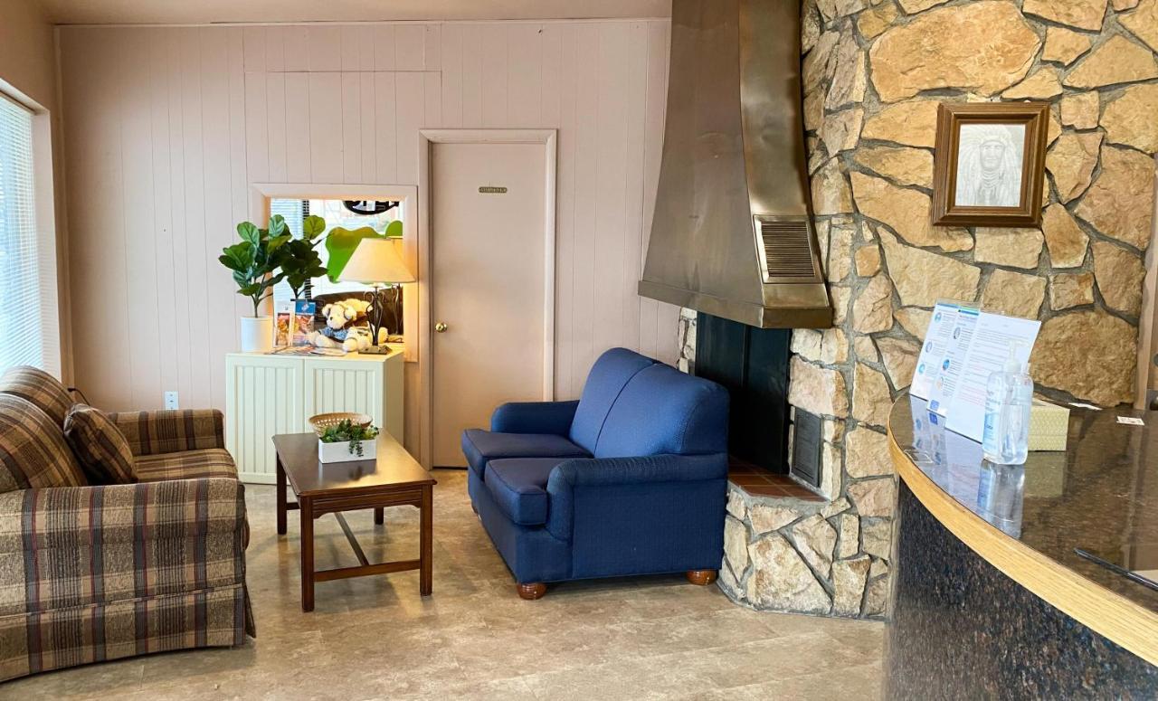 Guest Ranch Motel Cheyenne Bagian luar foto